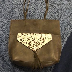 Street Level | Olive green + Cowhide tote & clutch